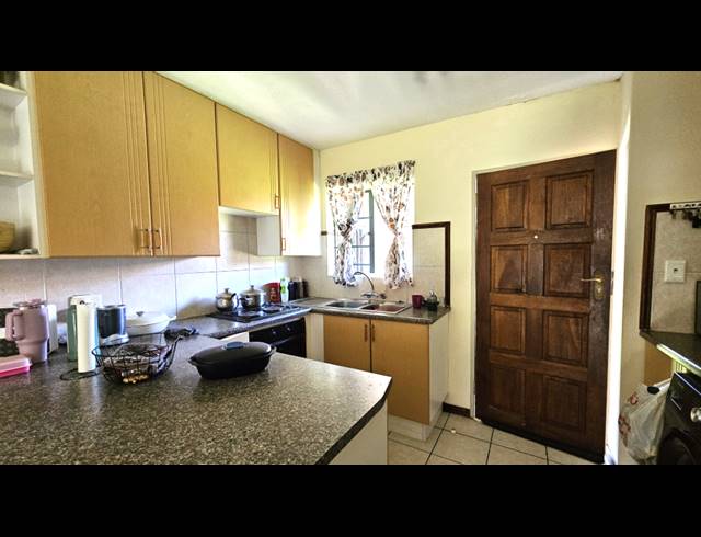 2 BEDROOM APARTMENT FOR SALE IN MOOIKLOOF RIDGE